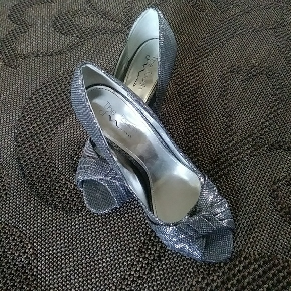 nina silver pumps
